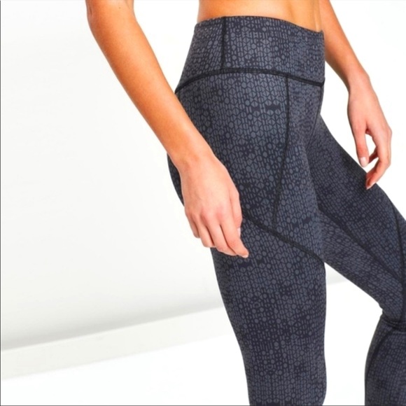 🔥Patagonia Centered Tights Leggings🔥~small - Picture 5 of 13